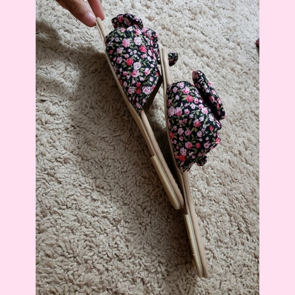 Flower sandals - Picture 3 of 5